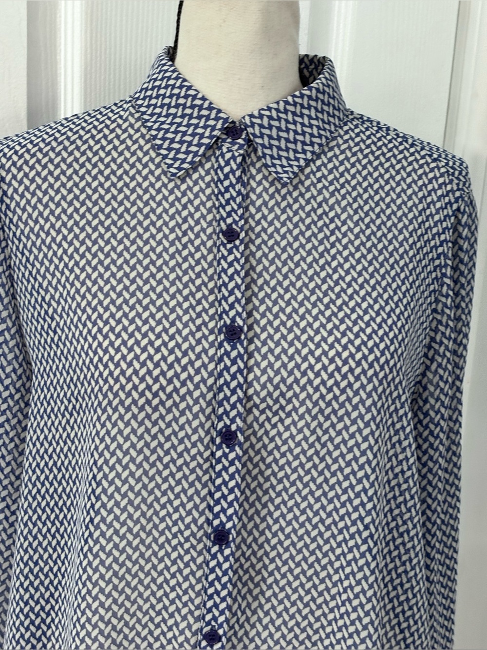 Pleione Navy Micro-Print Long Sleeve Button-Down Shirt - Picture 2 of 8